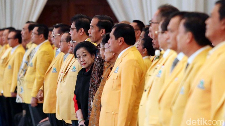 Gelora Tepuk Tangan dari Peserta Munaslub untuk Jokowi