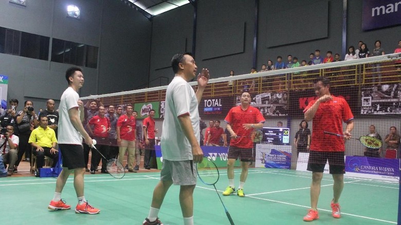 Ketika Menpora-Kevin Sanjaya Hadapi Legenda Ganda Putra