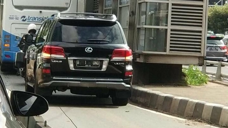 Polisi-Petugas Samsat akan Datangi Pemilik Mobil B-1-UNO Polisi-Petugas Samsat akan Datangi Pemilik Mobil B-1-UNO