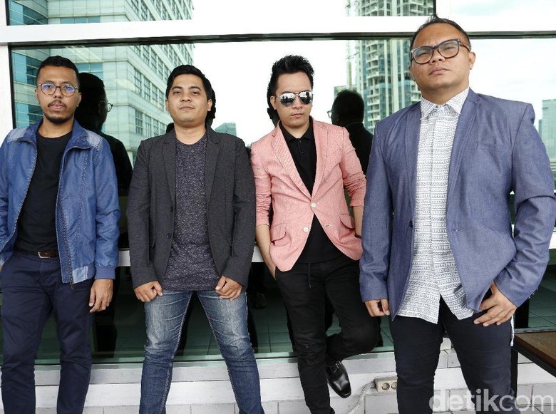 Rencana Mini Album Badai Romantic Project Rencana Mini Album Badai Romantic Project