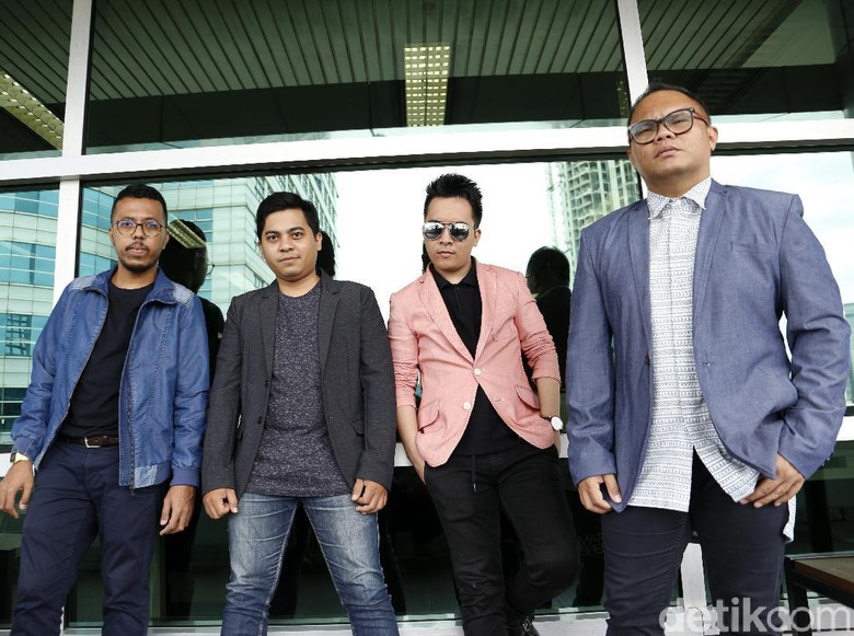 Pertemuan Para Personel Badai Romantic Project Pertemuan Para Personel Badai Romantic Project