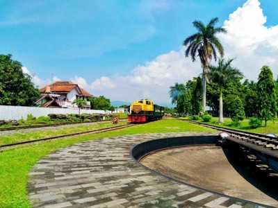 Wajib Coba! Wisata Naik Kereta Jadul di Ambarawa Wajib Coba! Wisata Naik Kereta Jadul di Ambarawa