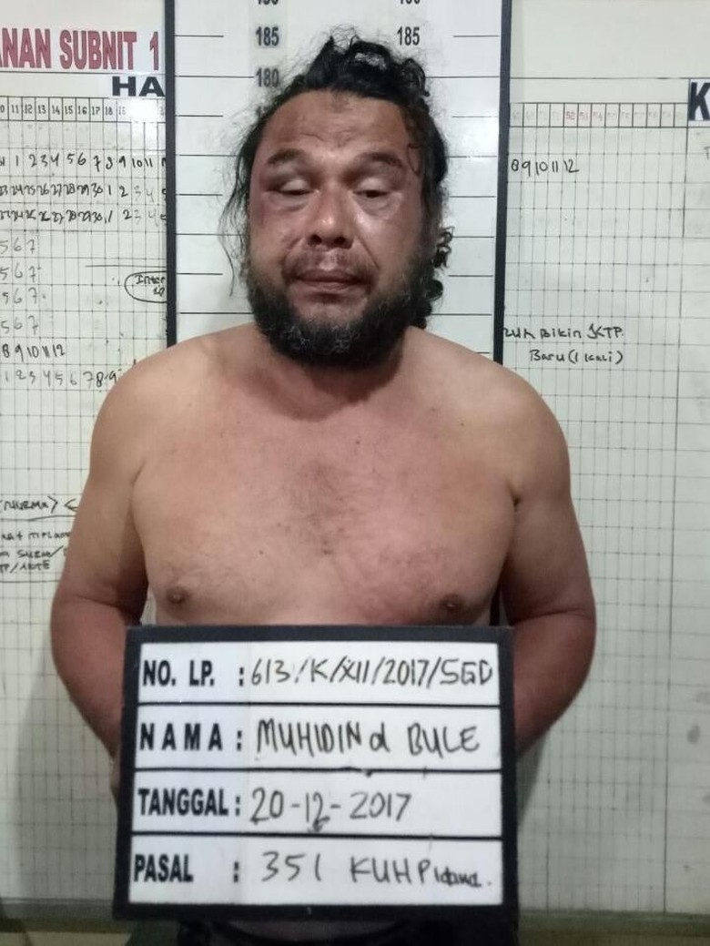 Pukuli Pria dan Curi Motor Driver Ojek Online, Bule Dibekuk Polisi Pukuli Pria dan Curi Motor Driver Ojek Online, Bule Dibekuk Polisi