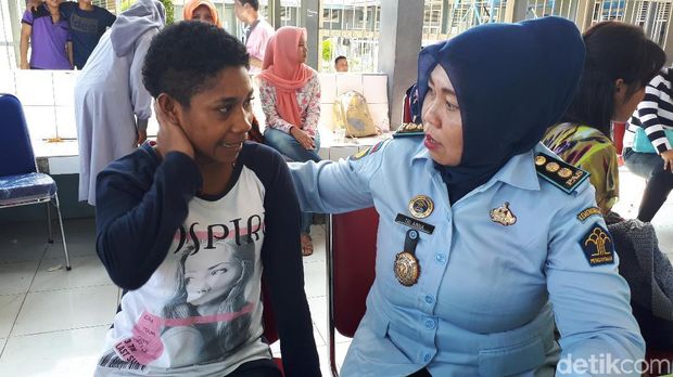 Kisah Bunda Tri yang Harus Bersabar Hadapi Ratusan Napi Perempuan