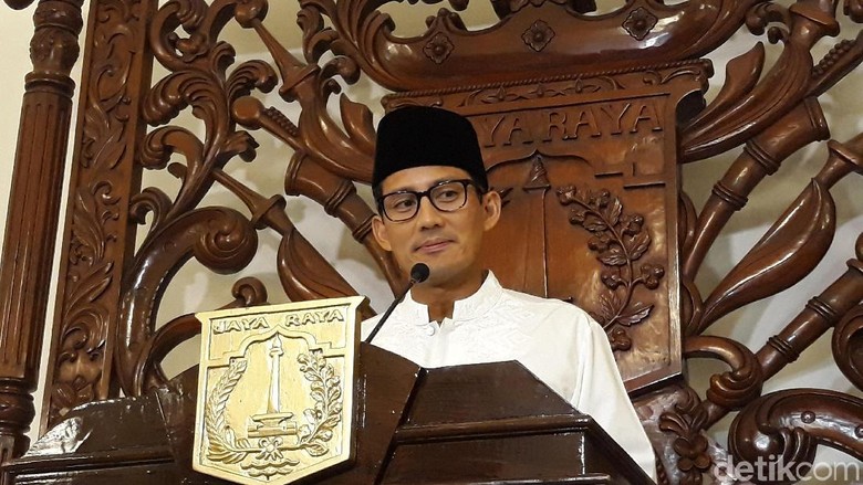 KPK: Sandi Laporkan Jaket Pemberian BJ Habibie, Nilainya Rp 1,1 Juta KPK: Sandi Laporkan Jaket Pemberian BJ Habibie, Nilainya Rp 1,1 Juta