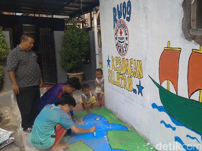 Warna-warni Kampung Pelangi di Cirebon Warna-warni Kampung Pelangi di Cirebon