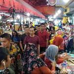 Malam Mingguan di Malioboro, Jokowi Beli Kaus dan Sandal