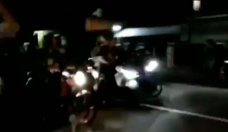 Ngeri, Mobil Tabrak Para Pembalap Liar Ngeri, Mobil Tabrak Para Pembalap Liar