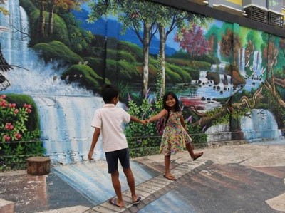 Ada Rumah Warna-warni di Kalimantan Ada Rumah Warna-warni di Kalimantan