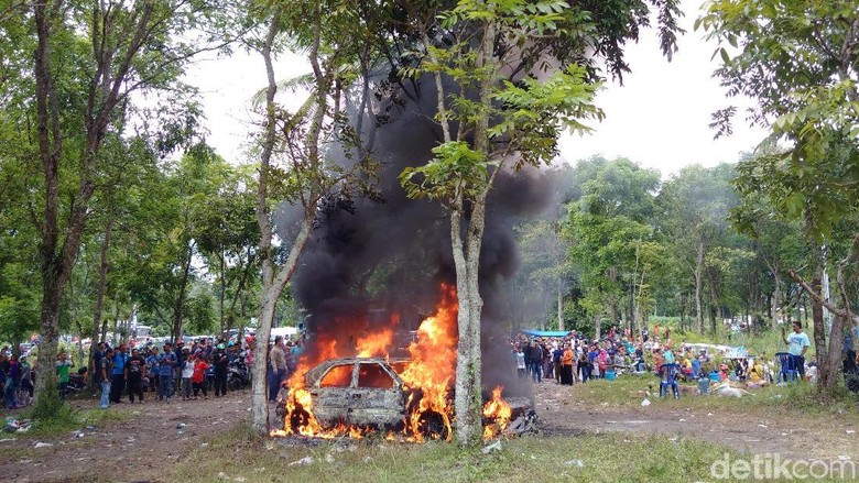 Ini yang Diduga Jadi Penyebab Mobil Terbakar di Parkiran Merapi Park