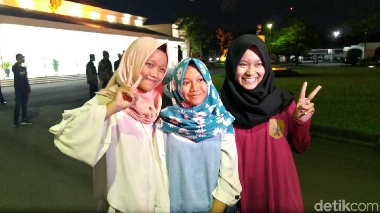Cerita 3 Gadis asal Madiun yang Berhasil Ketemu Jokowi