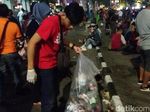 Pesta Tahun Baru Usai, Sampah Berserakan di Malioboro Yogya Pesta Tahun Baru Usai, Sampah Berserakan di Malioboro Yogya