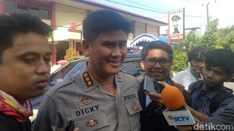 Polisi Bantah Tahan Santri Terkait Bom Molotov di Polsek Bontoala