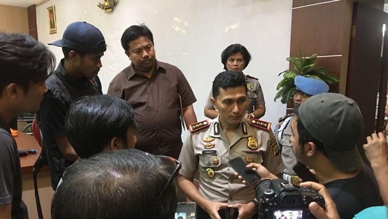Oknum FPI Ditahan, Polisi: Ormas Tak Berwenang Merazia