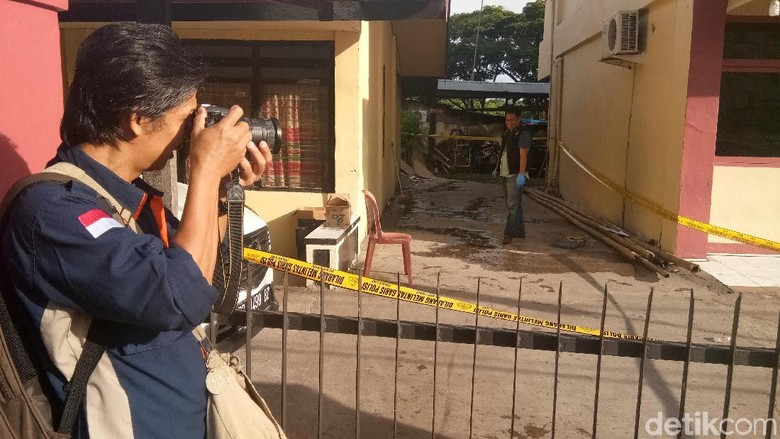 Ledakan di Mapolsek Bontoala Makassar, Polisi Olah TKP Ledakan di Mapolsek Bontoala Makassar, Polisi Olah TKP
