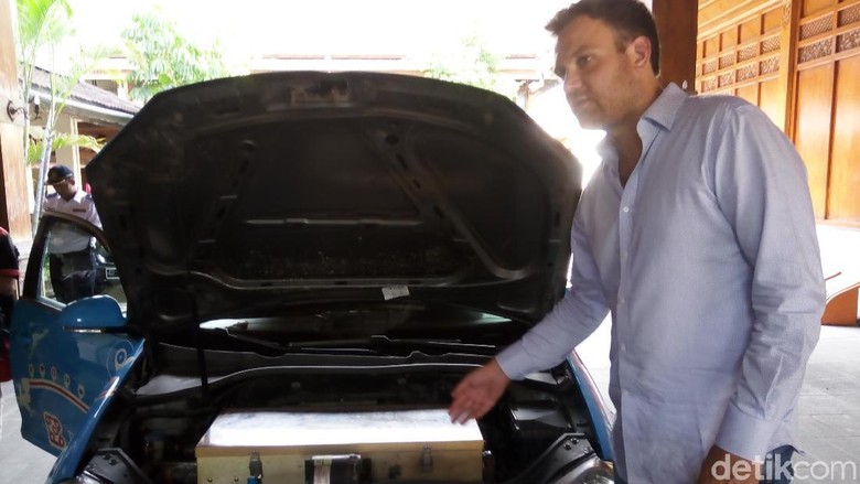Kisah 2 Tahun Perjalanan Wiebe dari Belanda-Indonesia Bermobil Listrik Kisah 2 Tahun Perjalanan Wiebe dari Belanda-Indonesia Bermobil Listrik