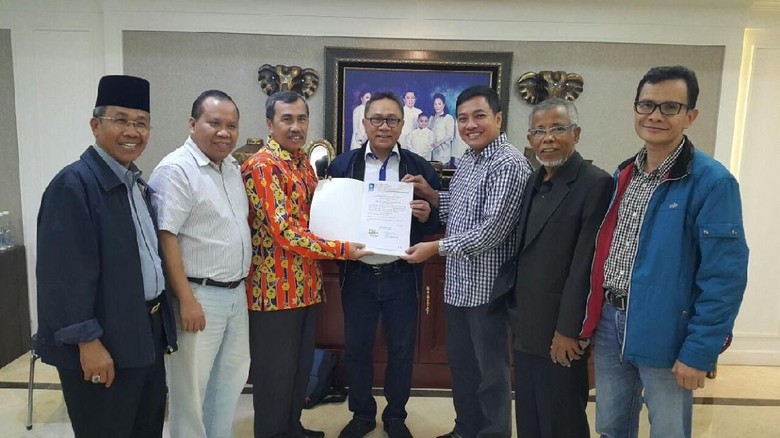 PAN Usung Syamsuar-Edy Nasution di Pilgub Riau PAN Usung Syamsuar-Edy Nasution di Pilgub Riau