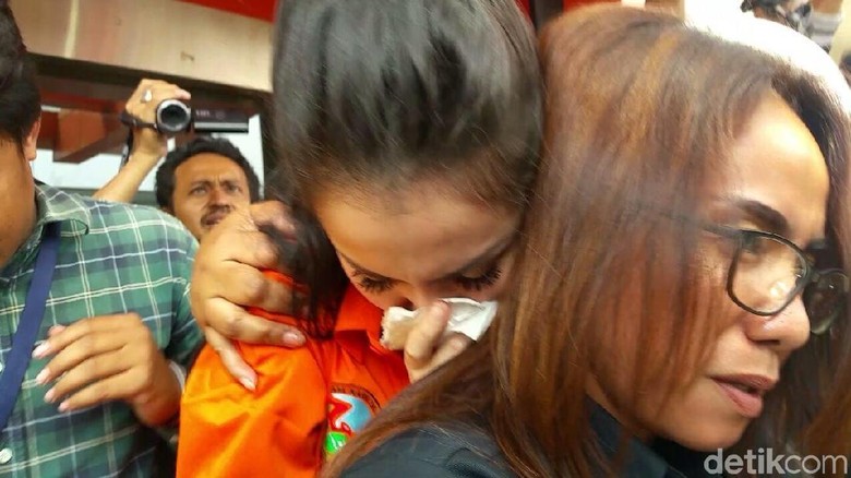 Dibawa ke Labfor, Polisi Cari Tahu Jam Terbang Jennifer Dunn Nyabu Dibawa ke Labfor, Polisi Cari Tahu Jam Terbang Jennifer Dunn Nyabu