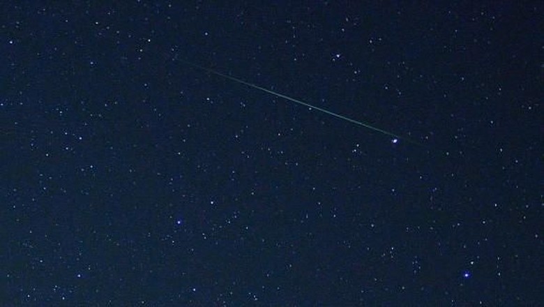 Hujan Meteor Hiasi Langit Indonesia di Awal Januari Hujan Meteor Hiasi Langit Indonesia di Awal Januari