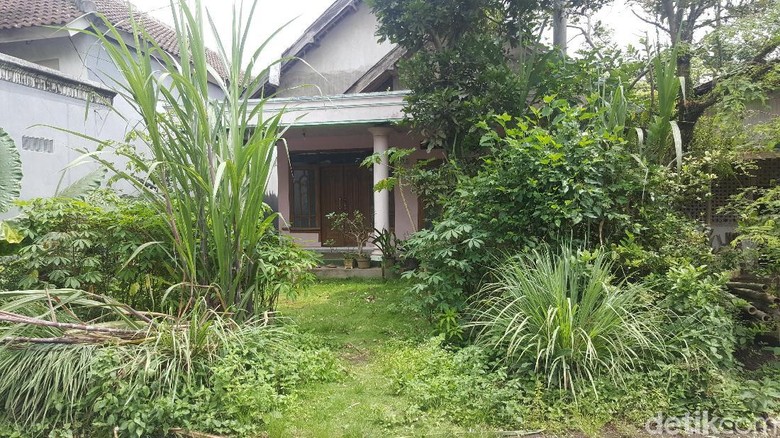 Begini Kondisi Rumah Ibu Sekap Tiga Anaknya di Malang Begini Kondisi Rumah Ibu Sekap Tiga Anaknya di Malang