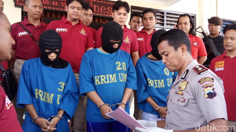 Kawanan Pencuri Spesialis Mobil Pikap Dibekuk di Ungaran Kawanan Pencuri Spesialis Mobil Pikap Dibekuk di Ungaran
