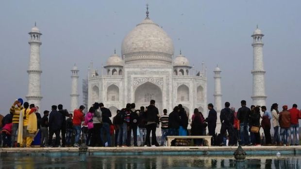 Taj Mahal merupakan monumen cinta