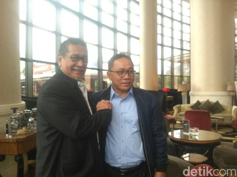 Zulkifli Hasan Beri Sinyal Positif untuk Pasangan Duo DM Zulkifli Hasan Beri Sinyal Positif untuk Pasangan Duo DM