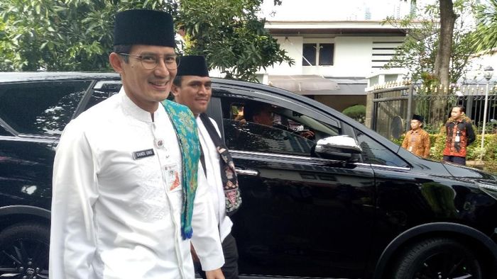Foto: Sandiaga sambangi Khofifah. (M Fida/detikcom). Foto: Sandiaga sambangi Khofifah. (M Fida/detikcom).
