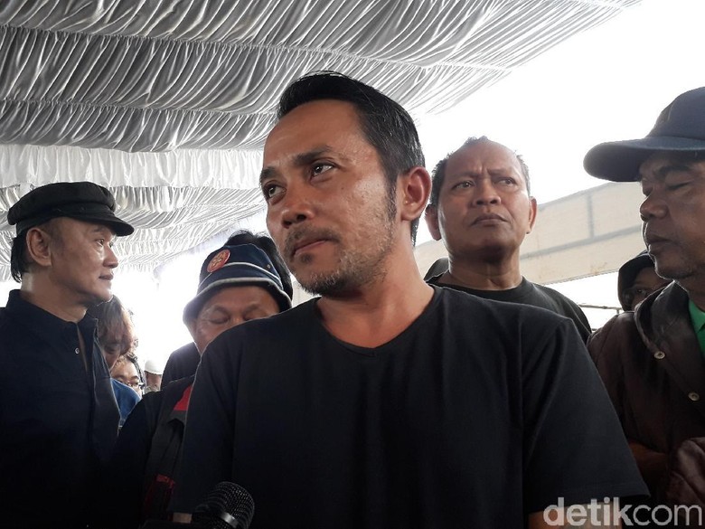 Yon Koeswoyo Berharap Anak Lanjutkan Karier Musiknya Yon Koeswoyo Berharap Anak Lanjutkan Karier Musiknya