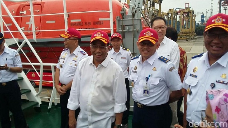 Ratu Prabu Bangun LRT Rp 405 T, Budi Karya: Harus Gandeng Operator