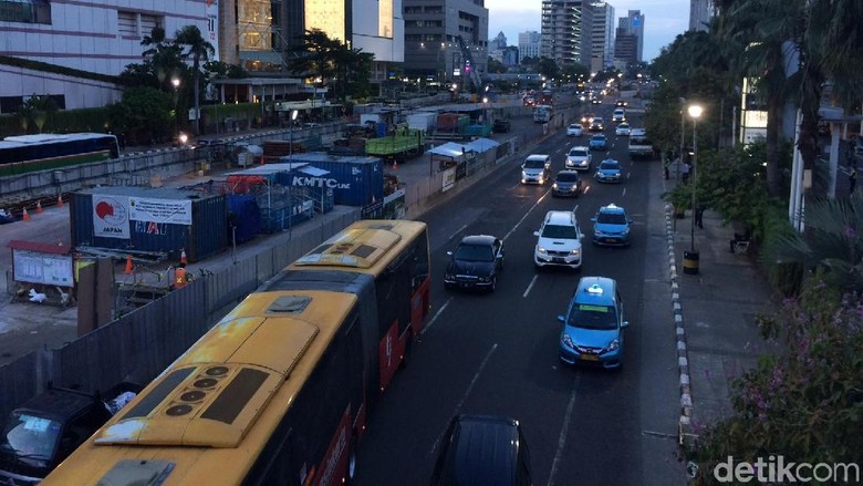 Ilmu Transportasi Tak Berlaku di Indonesia Ilmu Transportasi Tak Berlaku di Indonesia