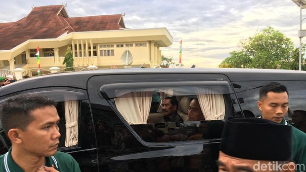 Jokowi tiba di lokasi 
