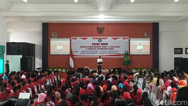 Jokowi disambut relawan Bara JP