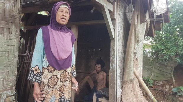 Kisah Pemuda Serang 14 Tahun Lumpuh dan Tinggal di Gubuk Derita