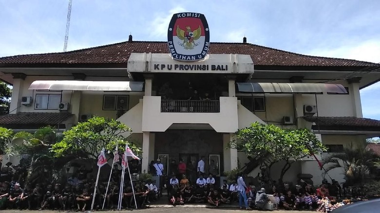 KPU Bali akan Temui Gubernur soal Dana Pilkada 2018 yang Tak Cair KPU Bali akan Temui Gubernur soal Dana Pilkada 2018 yang Tak Cair