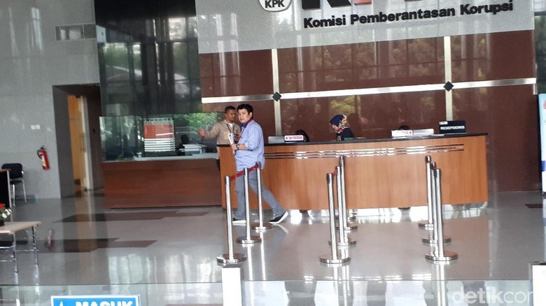 Hilman Mattauch Datangi KPK Jalani Pemeriksaan Hilman Mattauch Datangi KPK Jalani Pemeriksaan