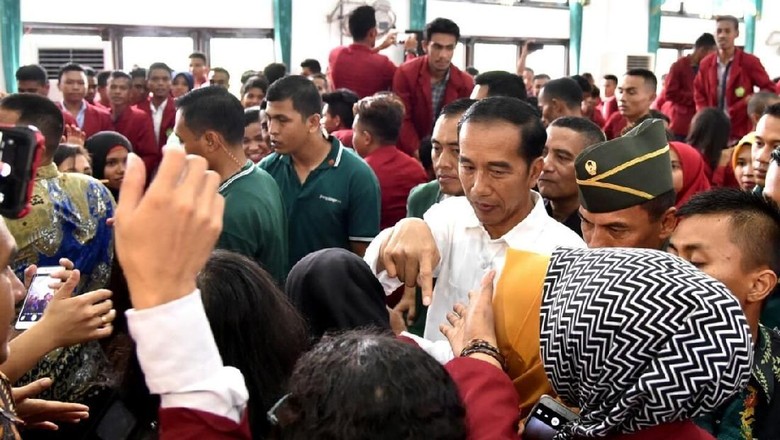 Jokowi Minta Universitas Muhammadiyah Kupang Cetak Wirausahawan Jokowi Minta Universitas Muhammadiyah Kupang Cetak Wirausahawan