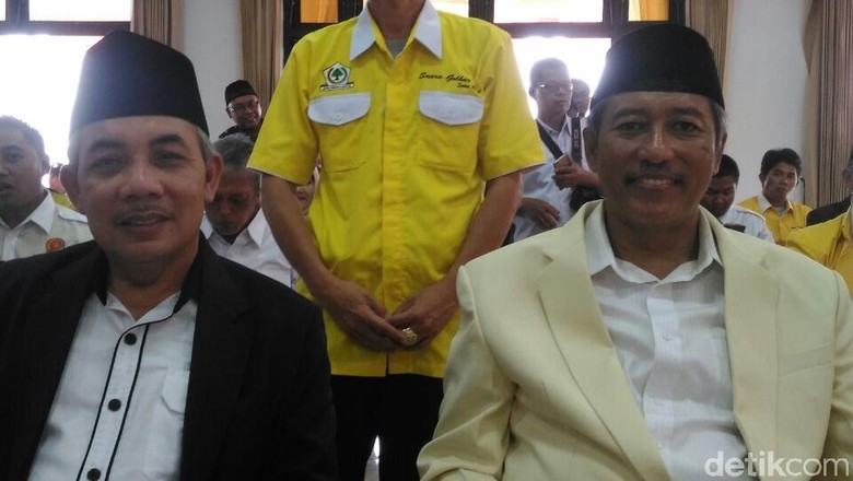 Diantar Massa Pendukung, Zaenal-Rohadi Daftar Pilbup Magelang Diantar Massa Pendukung, Zaenal-Rohadi Daftar Pilbup Magelang