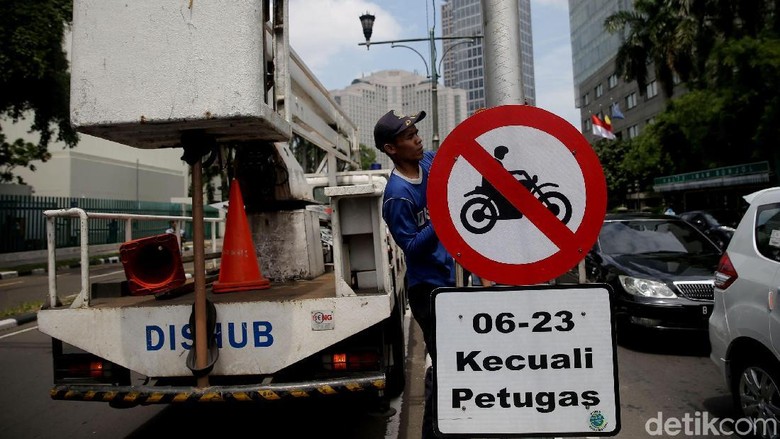 Alasan MA Bebaskan Motor Melintas di HI-Monas: Sama-sama Bayar Pajak Alasan MA Bebaskan Motor Melintas di HI-Monas: Sama-sama Bayar Pajak