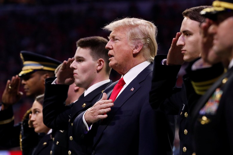 Donald Trump Tak Hafal Lagu Kebangsaan Amerika Serikat? Donald Trump Tak Hafal Lagu Kebangsaan Amerika Serikat?