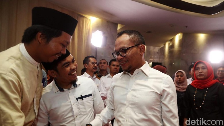Jokowi Keluarkan Inpres Antigaduh, Menaker: Itu Reminder Saja Jokowi Keluarkan Inpres Antigaduh, Menaker: Itu Reminder Saja