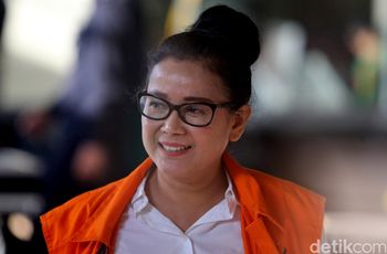 Berambut Cepol, Miryam Pede Banget saat Diperiksa KPK