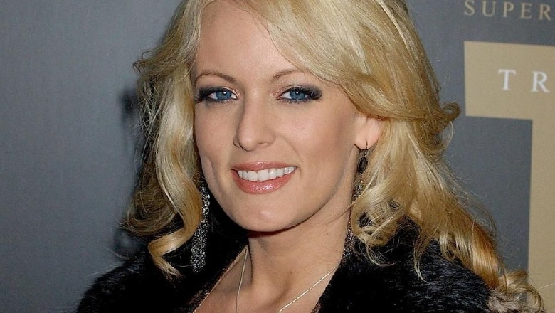Bintang Porno Bantah Terima Uang Tutup Mulut Soal Affair dengan Trump Bintang Porno Bantah Terima Uang Tutup Mulut Soal Affair dengan Trump