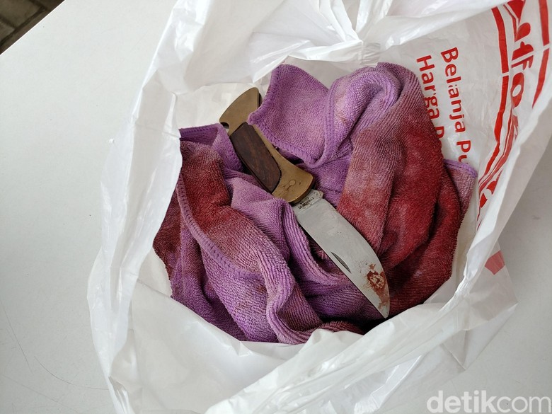 Tembak Mati WN China Bandar Narkoba, Polisi Sita Pisau Lipat Tembak Mati WN China Bandar Narkoba, Polisi Sita Pisau Lipat