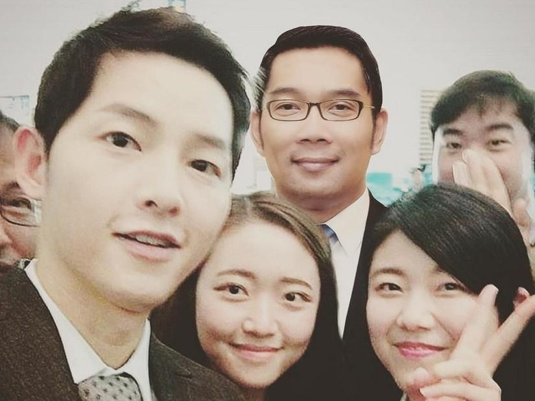 Kocak! Postingan Ridwan Kamil Ini Kecoh Penggemar Song Joong Ki Kocak! Postingan Ridwan Kamil Ini Kecoh Penggemar Song Joong Ki