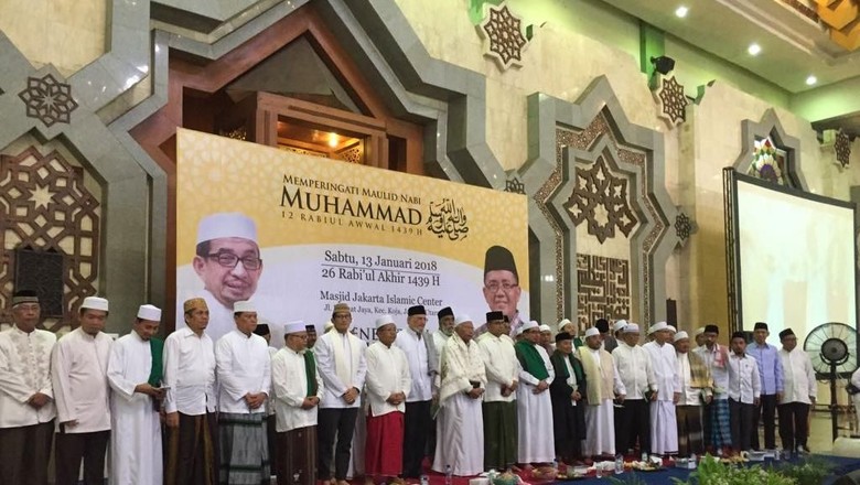 Anies-Sandi Hadiri Acara Maulid Bersama Presiden PKS Anies-Sandi Hadiri Acara Maulid Bersama Presiden PKS