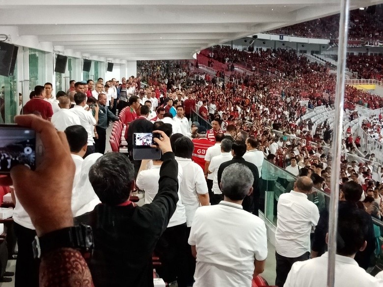 Jokowi Resmikan Penggunaan GBK dan Tonton Indonesia vs Islandia Jokowi Resmikan Penggunaan GBK dan Tonton Indonesia vs Islandia