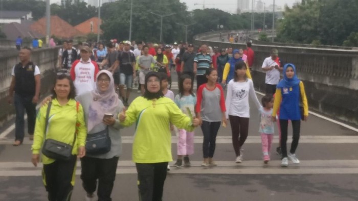 Pemerintah Kota Administrasi Jakarta selatan membuka JLNT Antasari sebagai wilayah car free day untuk kegiatan olahraga warga. Foto: Firdaus Anwar Pemerintah Kota Administrasi Jakarta selatan membuka JLNT Antasari sebagai wilayah car free day untuk kegiatan olahraga warga. Foto: Firdaus Anwar