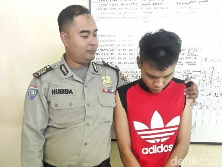 Bejat! Pemuda Ini Perkosa Temannya yang Minta Antar Pulang Kerja Bejat! Pemuda Ini Perkosa Temannya yang Minta Antar Pulang Kerja