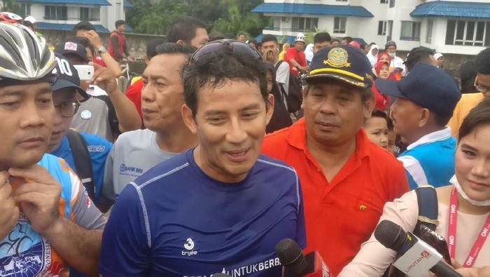 Foto: Sandiaga Uno Buka JLNT Antasari jadi CFD. (Parastiti Putri/detikcom) Foto: Sandiaga Uno Buka JLNT Antasari jadi CFD. (Parastiti Putri/detikcom)